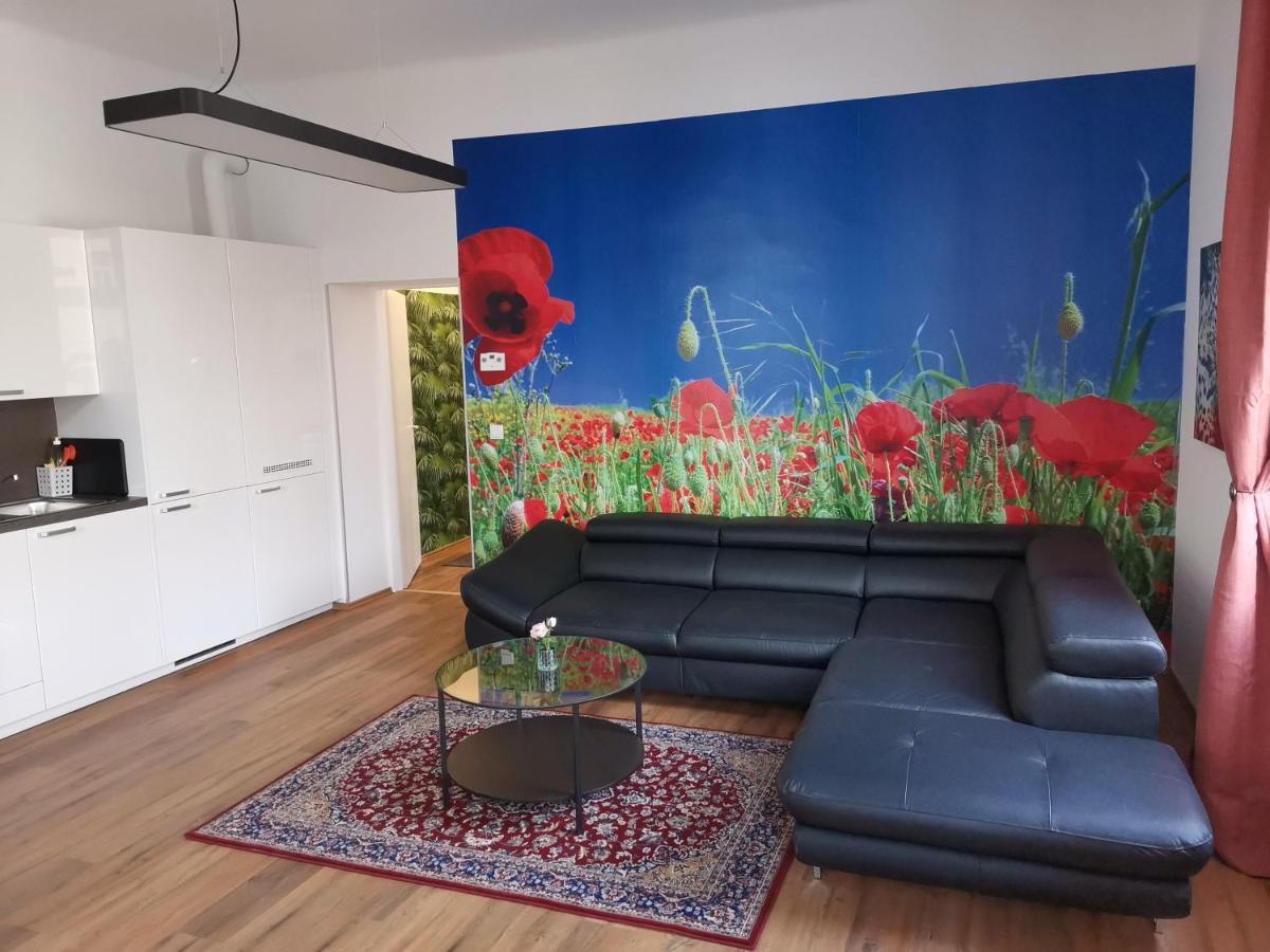 Apartment & Near Reumannplatz