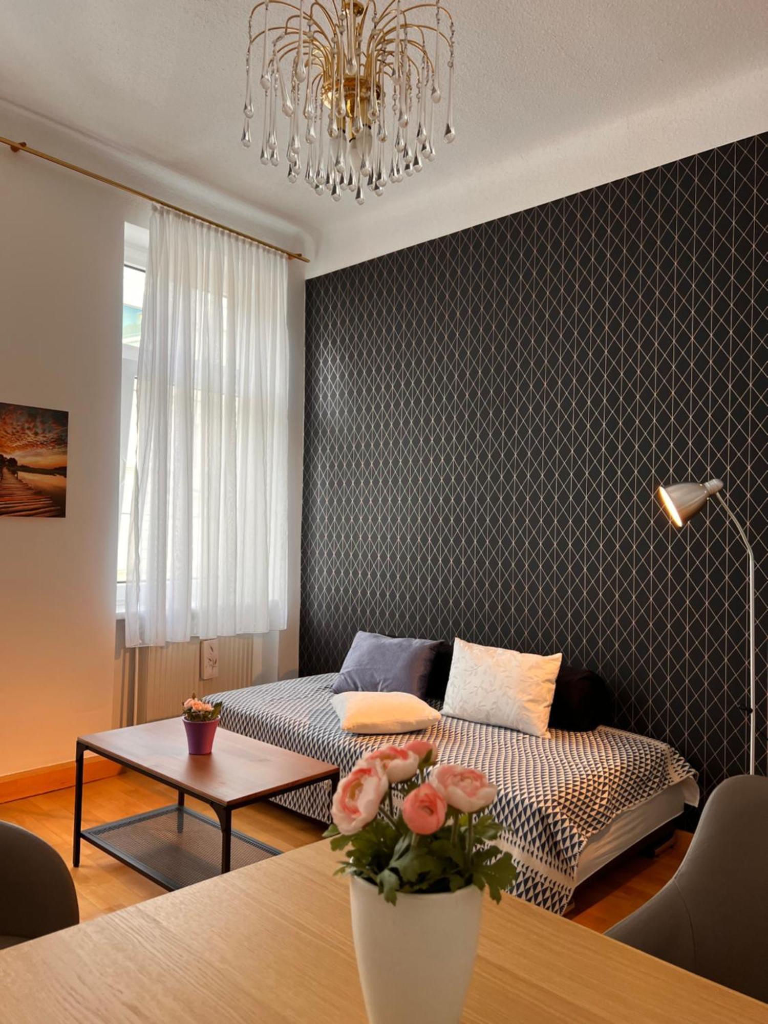 Apartment & Near Reumannplatz