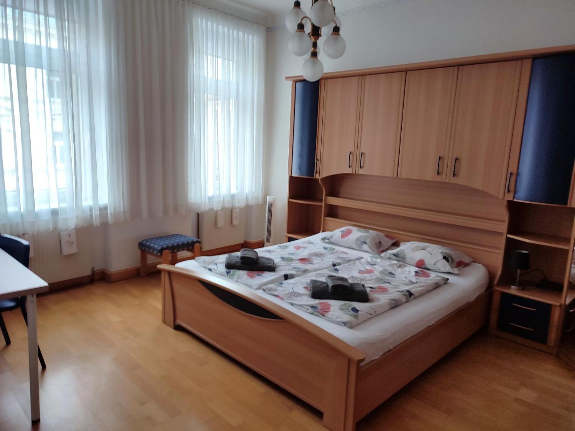 & Near Reumannplatz Apartment *